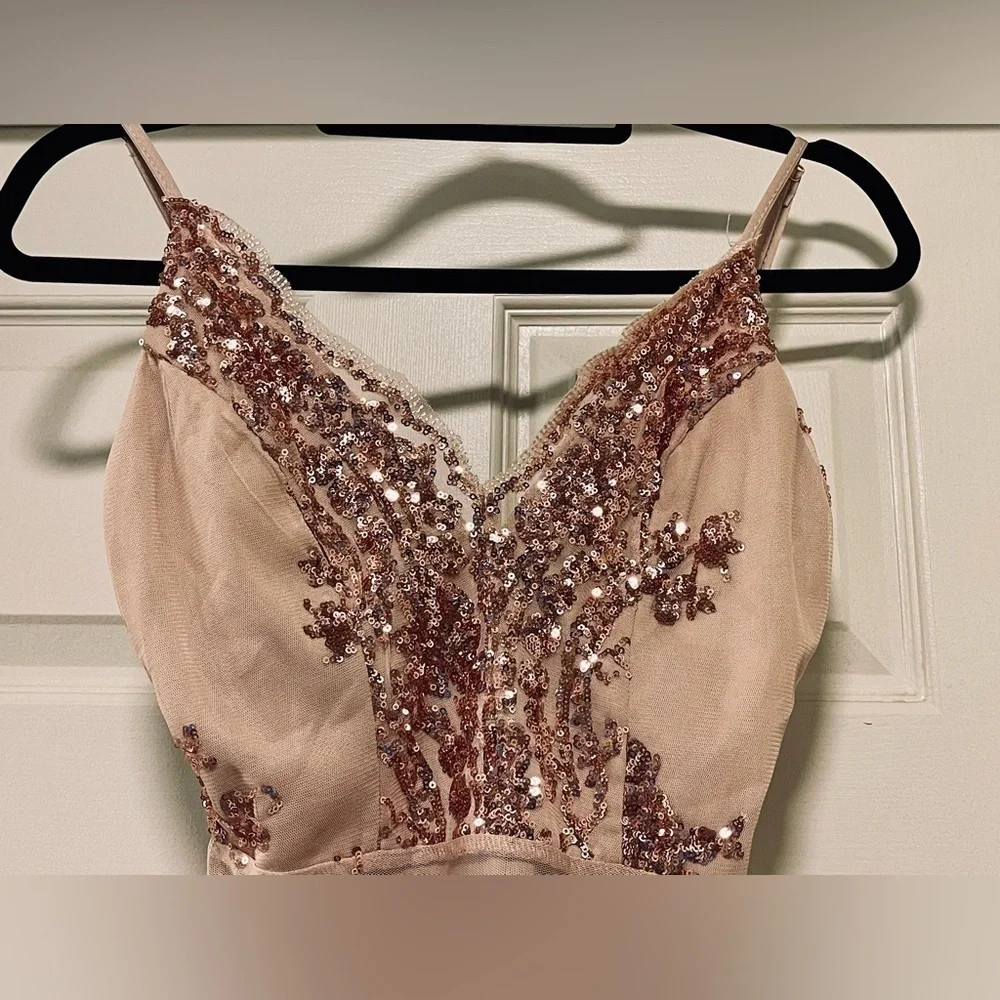 Beautiful Homecoming/Party dress. - Picture 2 of 8